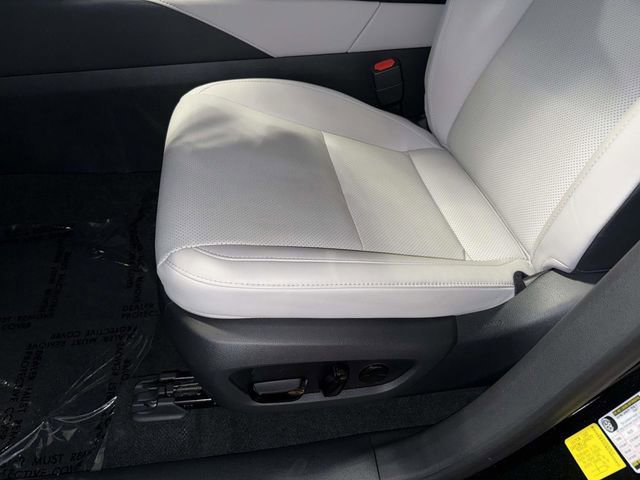 Used 2023 Lexus RX 350 Premium w/ Accessory Package AWD/4WD image 3