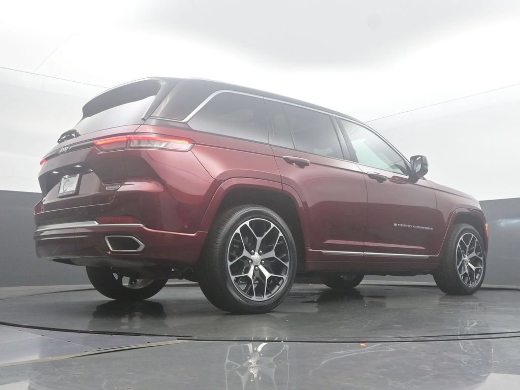 Used 2023 Jeep Grand Cherokee Summit AWD/4WD image 51