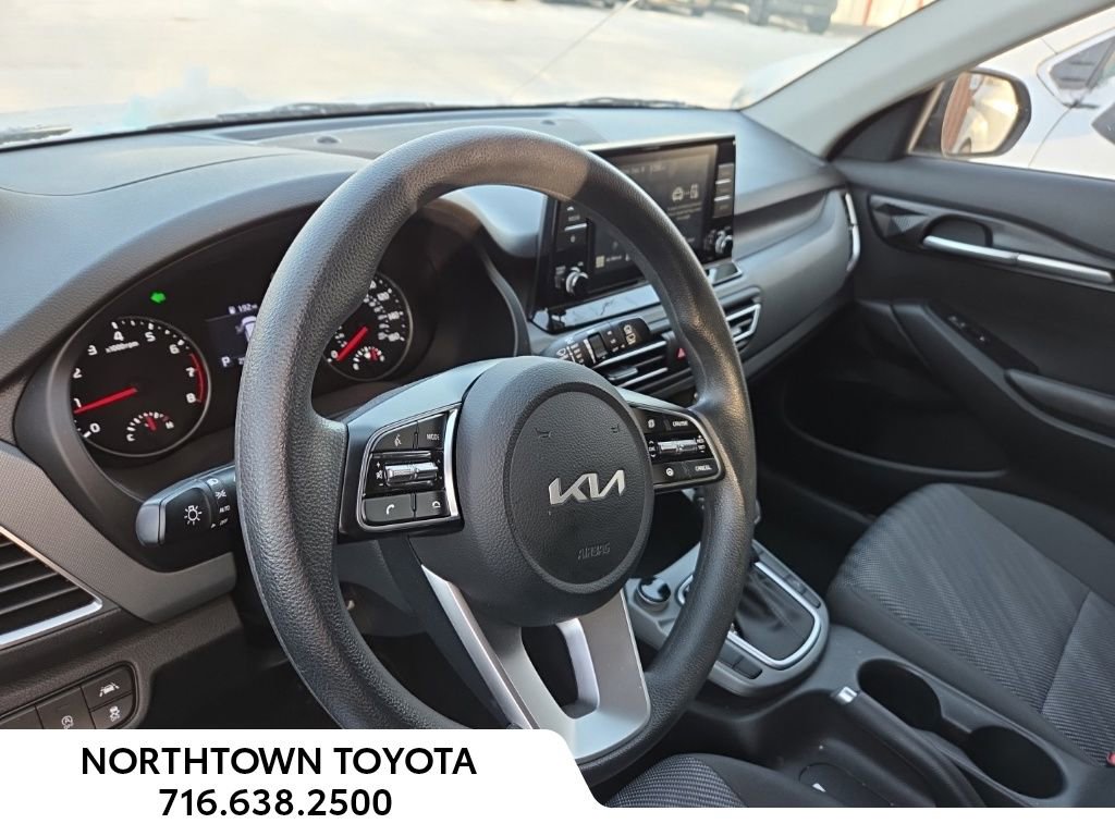Used 2023 Kia Seltos LX image 14