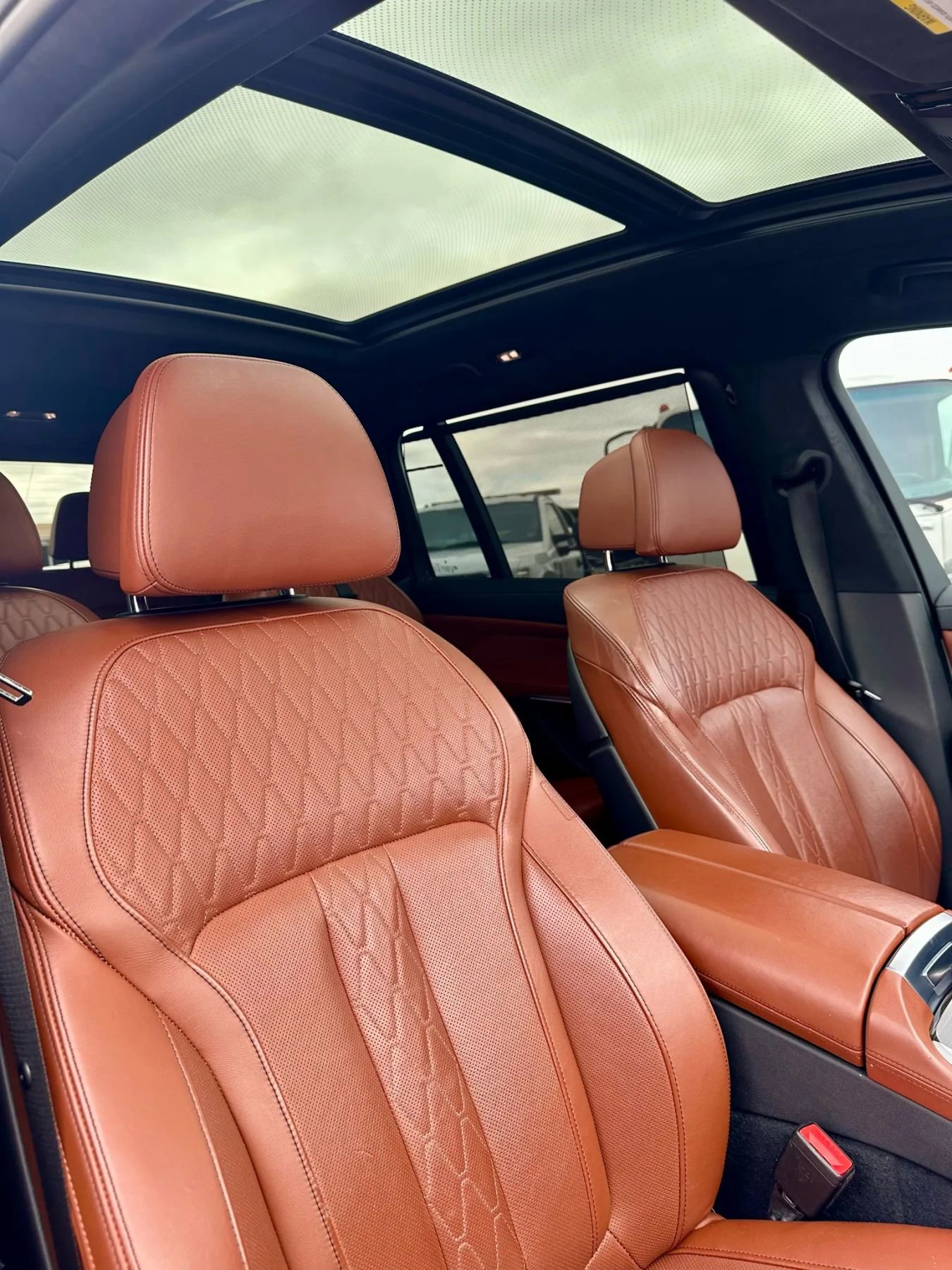 Used 2021 BMW X7 M50i w/ Dynamic Handling Package image 9