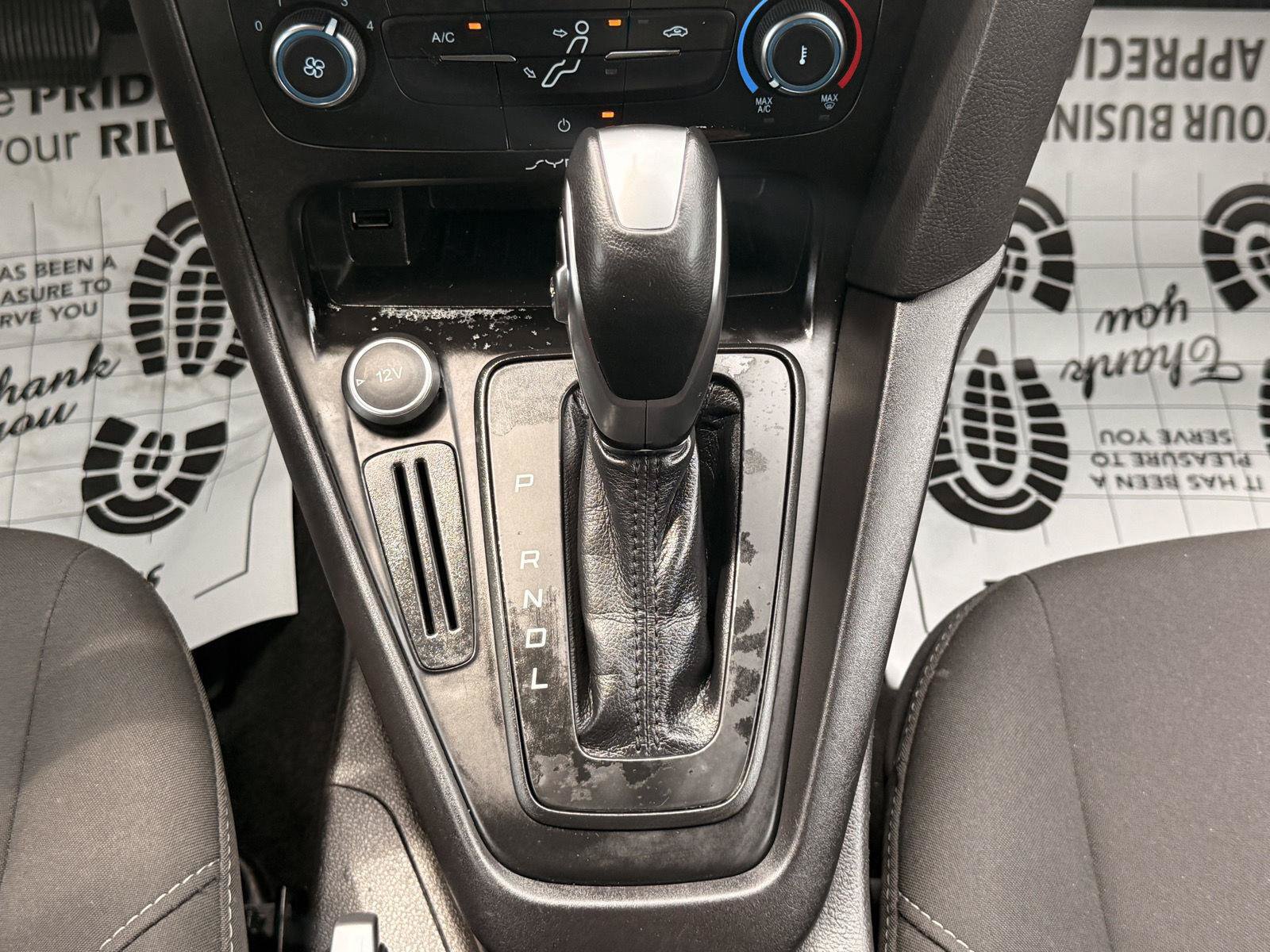Used 2016 Ford Focus SE w/ SE Power Seat Package FWD image 28