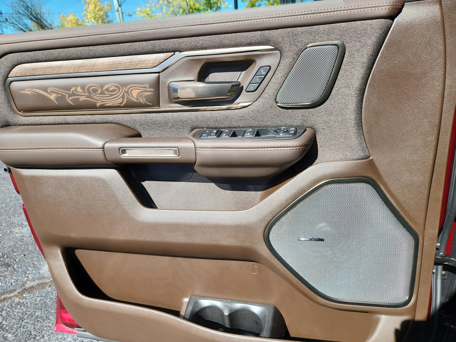 New 2025 RAM 1500 Limited image 13
