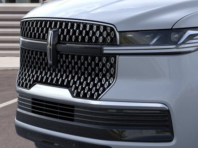 New 2026 Lincoln Navigator L Premier AWD/4WD image 17
