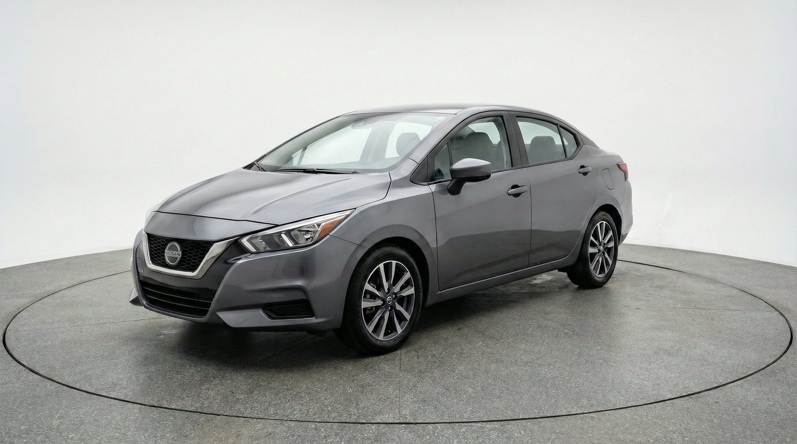 Used 2025 Nissan Versa SV FWD image 3