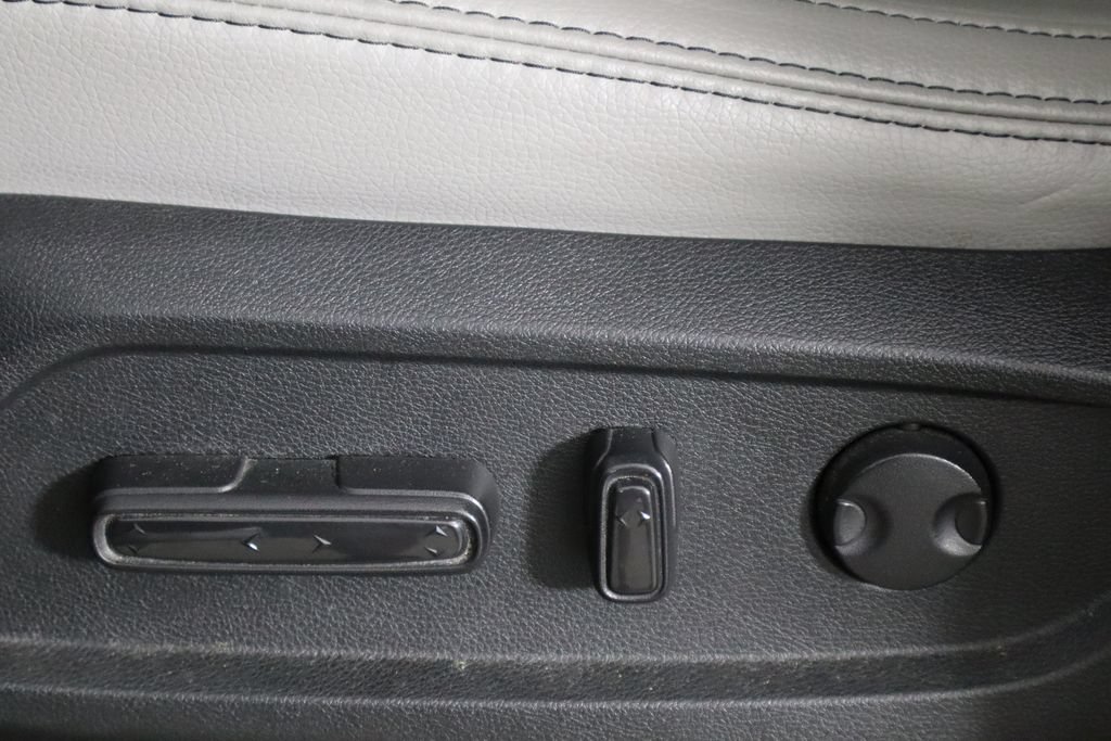 Used 2025 Honda Pilot Touring image 23