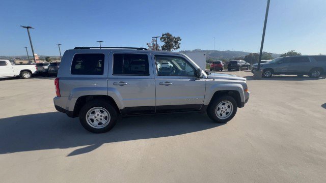 Used 2015 Jeep Patriot Sport w/ Power Value Group FWD image 9