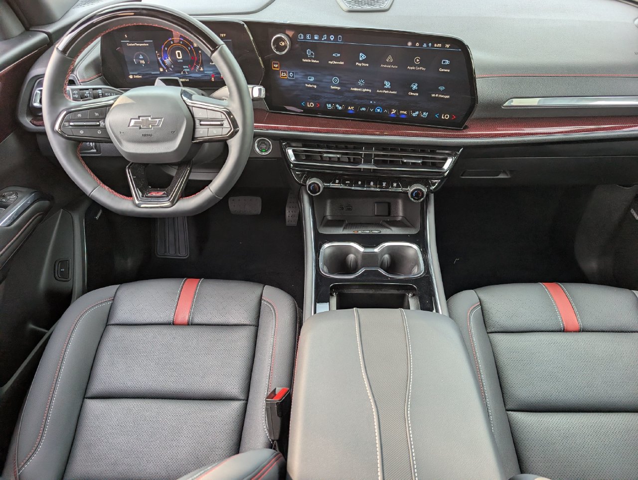 Used 2026 Chevrolet Traverse RS w/ LPO, Floor Liner Package FWD image 9