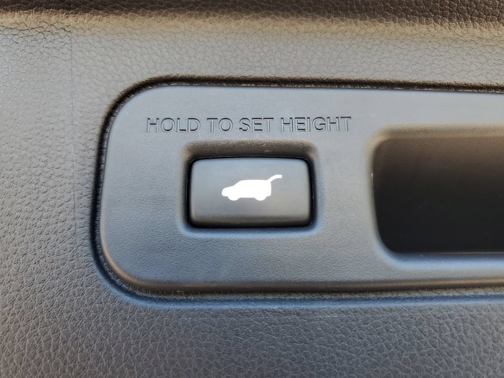 Used 2025 Honda Pilot Black Edition image 37