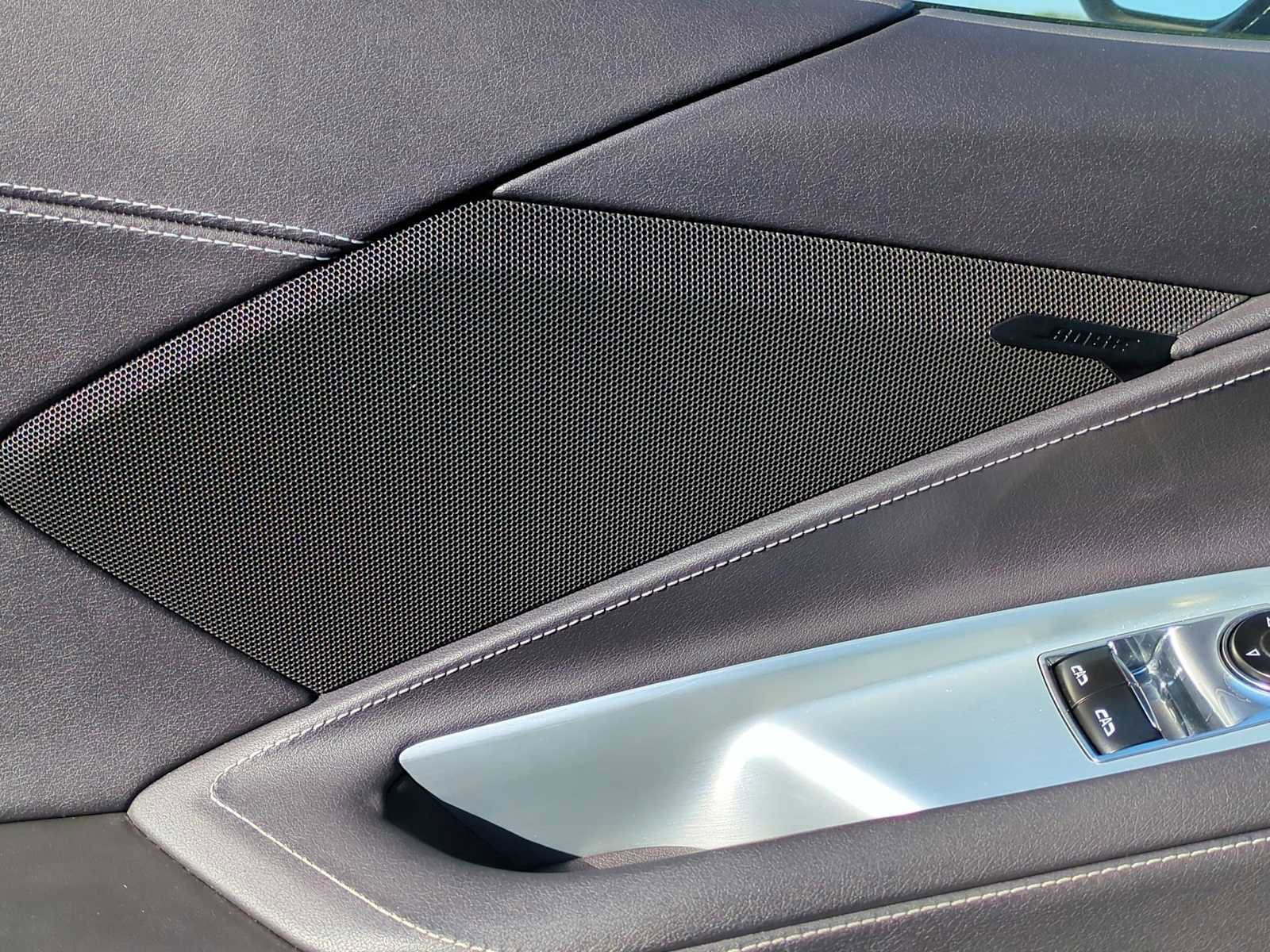 Used 2020 Chevrolet Corvette Stingray Coupe w/ Z51 Performance Package image 23