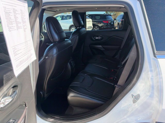 Used 2019 Jeep Cherokee Limited AWD/4WD image 11