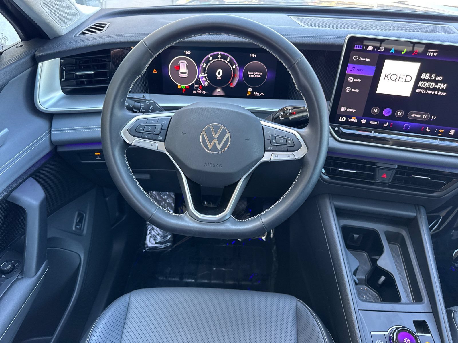 Used 2025 Volkswagen Tiguan SE AWD/4WD image 16