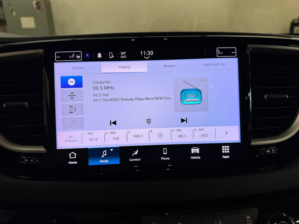 Used 2023 Chrysler Pacifica Touring-L FWD image 20