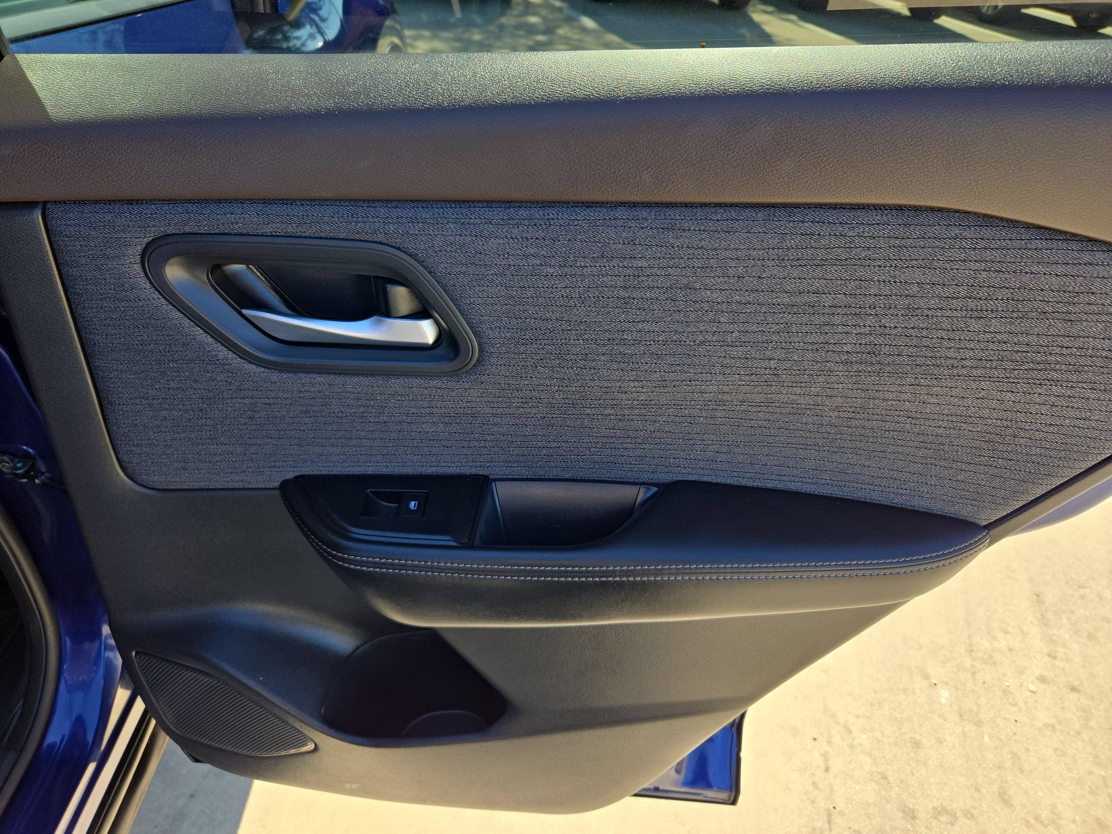 Used 2023 Nissan Rogue SV FWD image 27