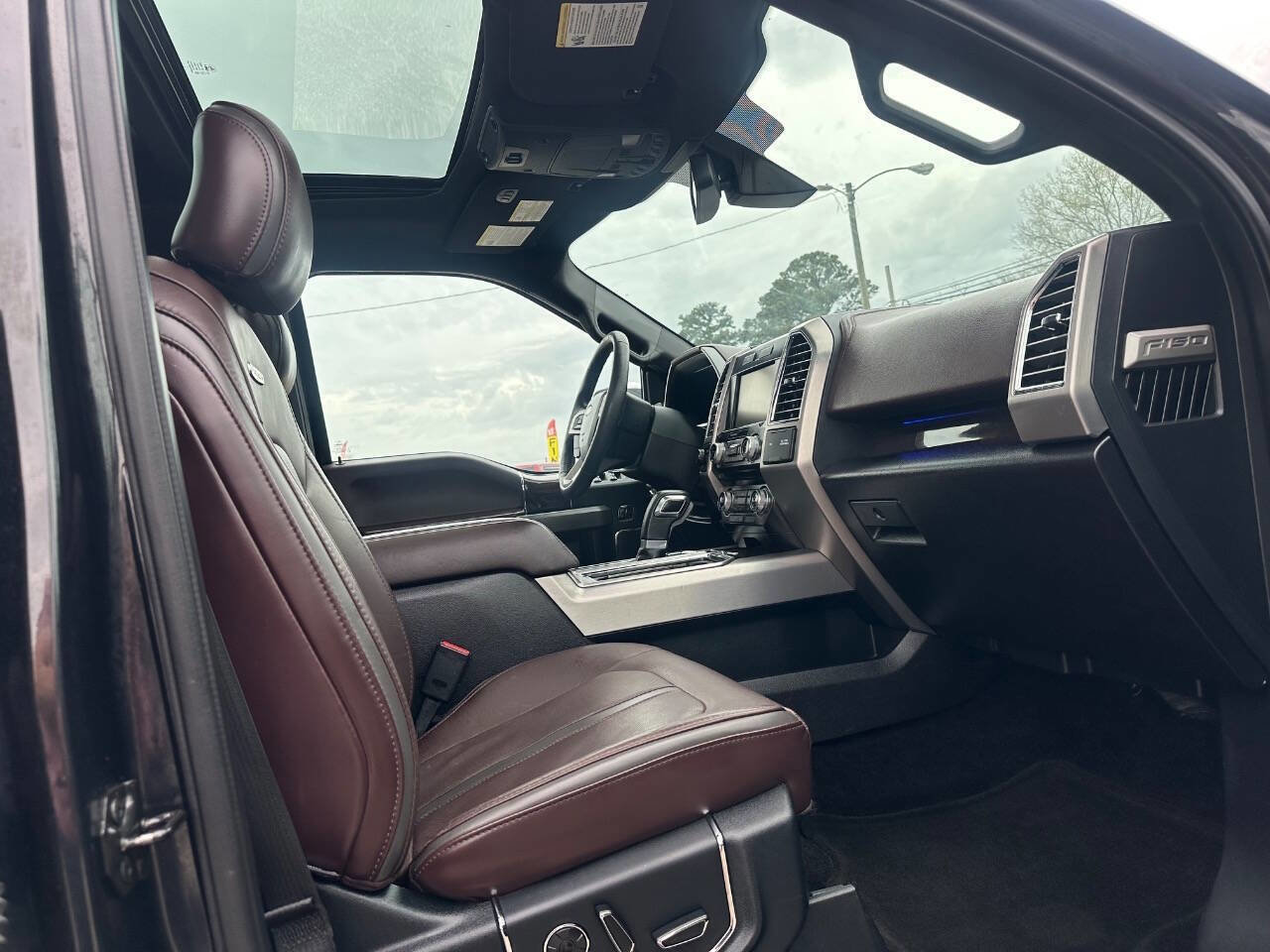 Used 2015 Ford F150 Platinum image 29