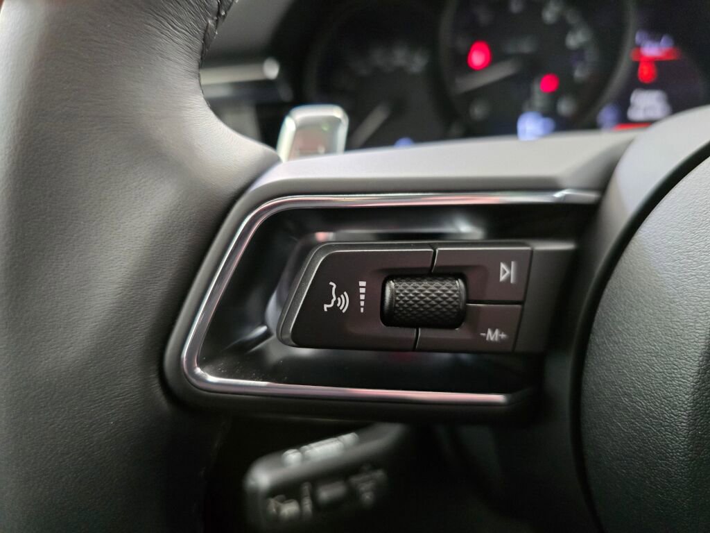 New 2026 Porsche Macan image 36