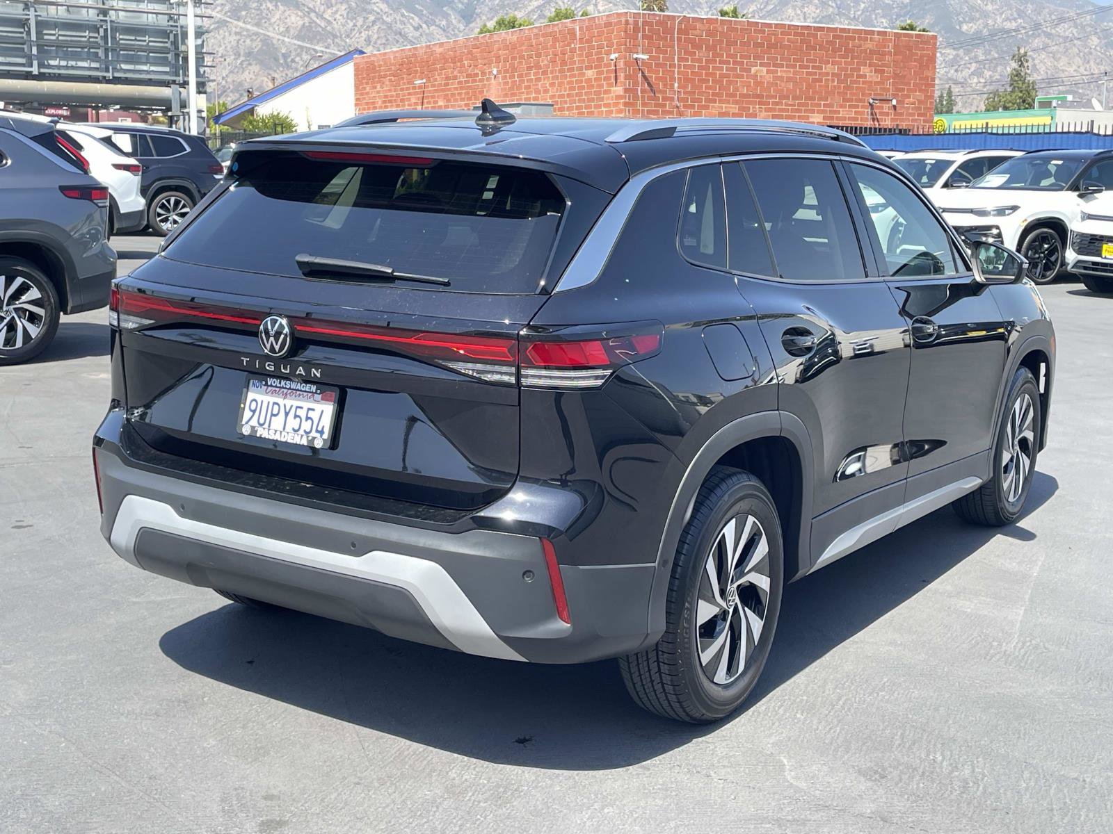Certified 2025 Volkswagen Tiguan S FWD image 3