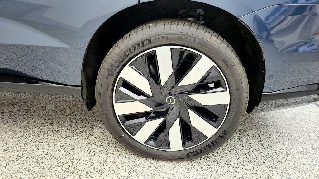 Used 2025 Volvo EX90 Plus AWD/4WD image 9