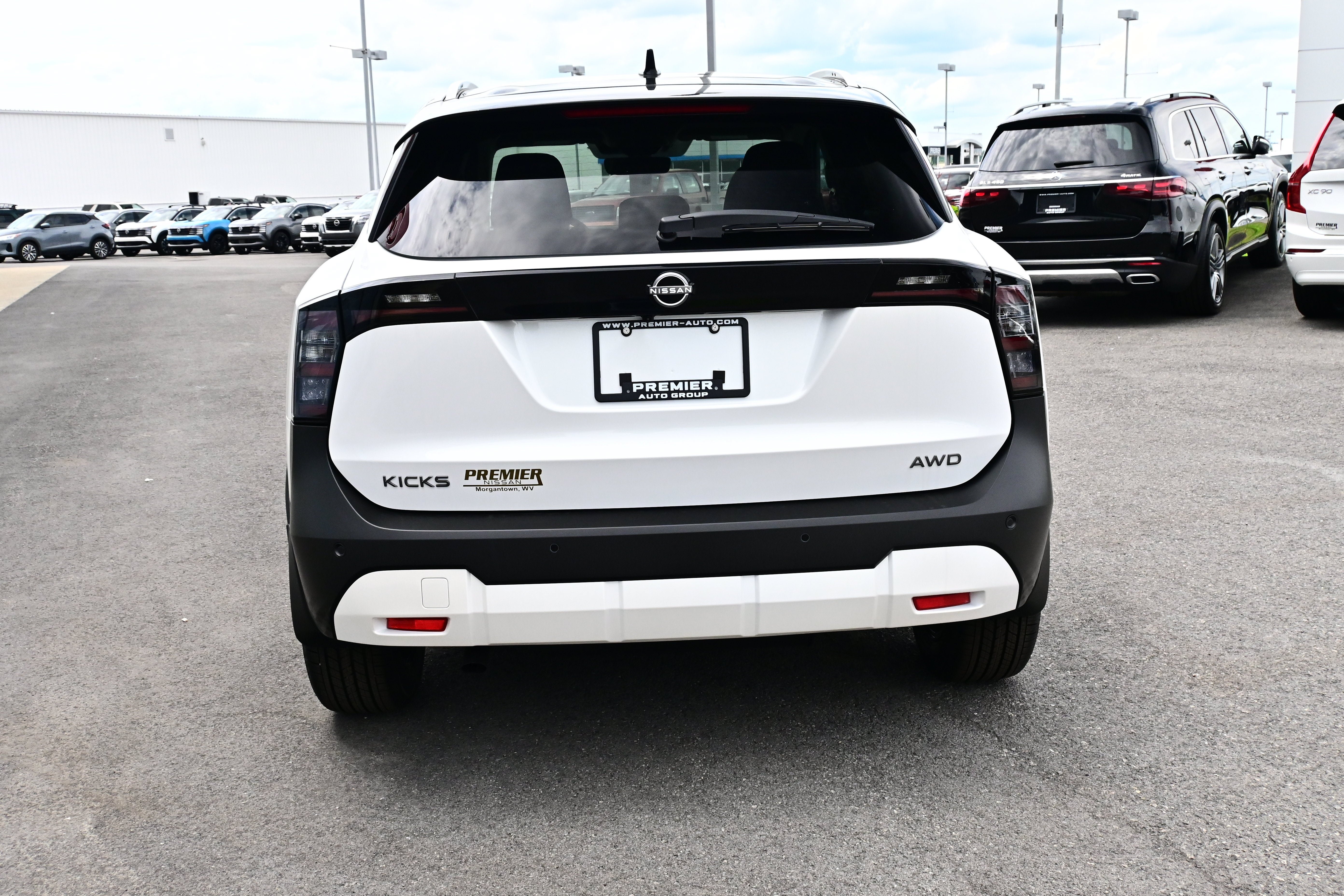 New 2026 Nissan Kicks SV w/ SV Premium Package AWD/4WD image 7