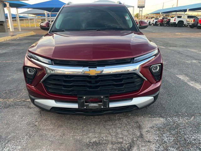 Used 2025 Chevrolet TrailBlazer LT w/ LT Cold Weather Package FWD image 2