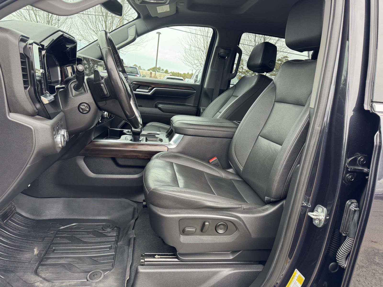 Used 2023 GMC Sierra 1500 SLT w/ SLT Premium Package AWD/4WD image 17