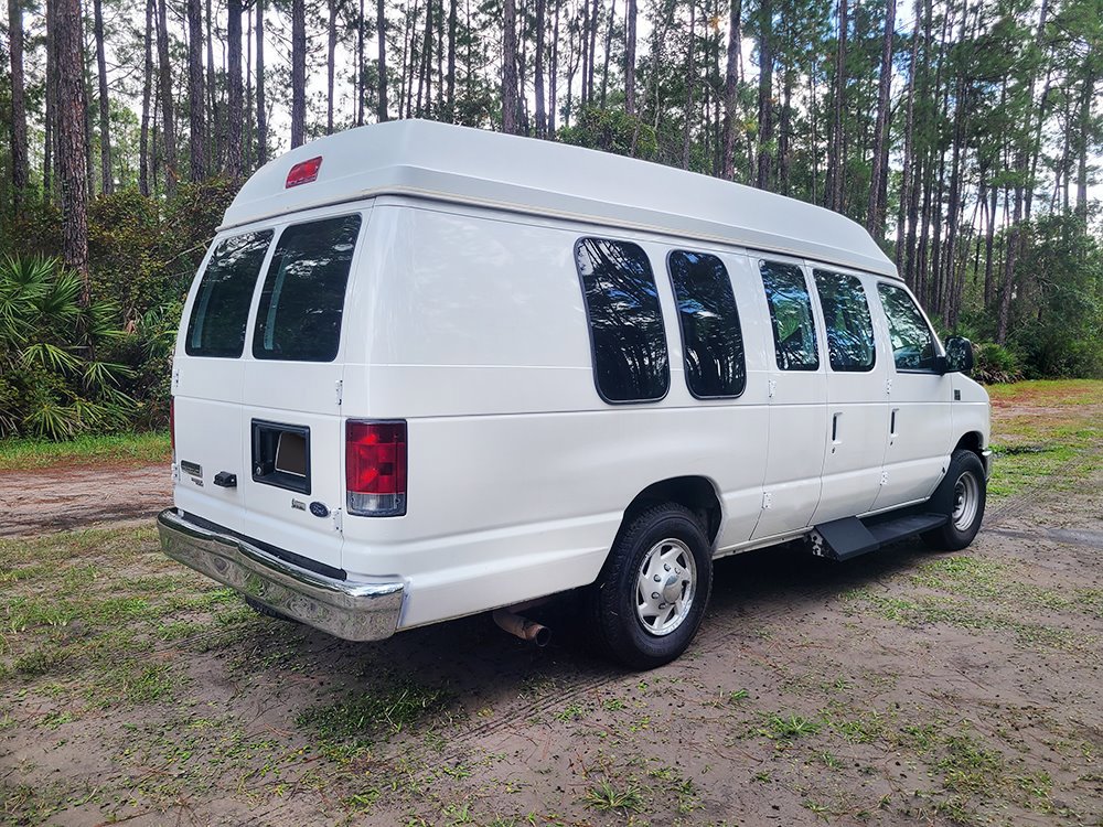 Used 2009 Ford E-250 and Econoline 250 Extended RWD image 4