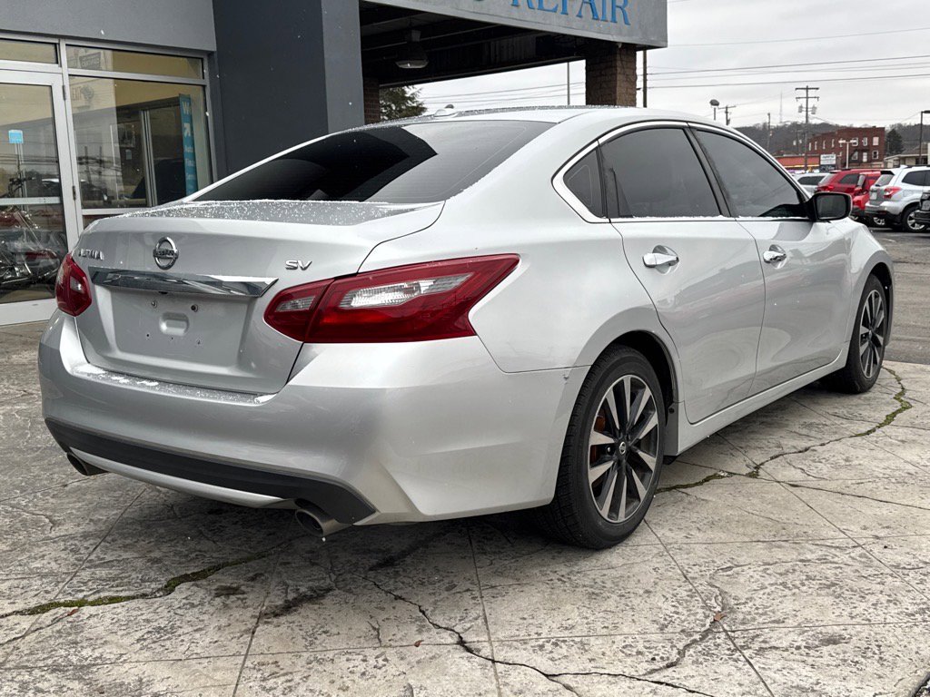 Used 2018 Nissan Altima 2.5 SV image 3