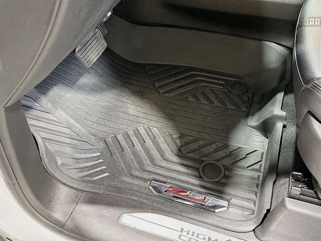 Used 2024 Chevrolet Silverado 3500 High Country w/ High Country Premium Package image 34