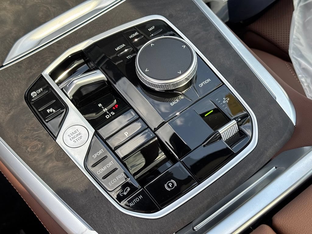 New 2027 BMW X7 xDrive40i AWD/4WD image 16