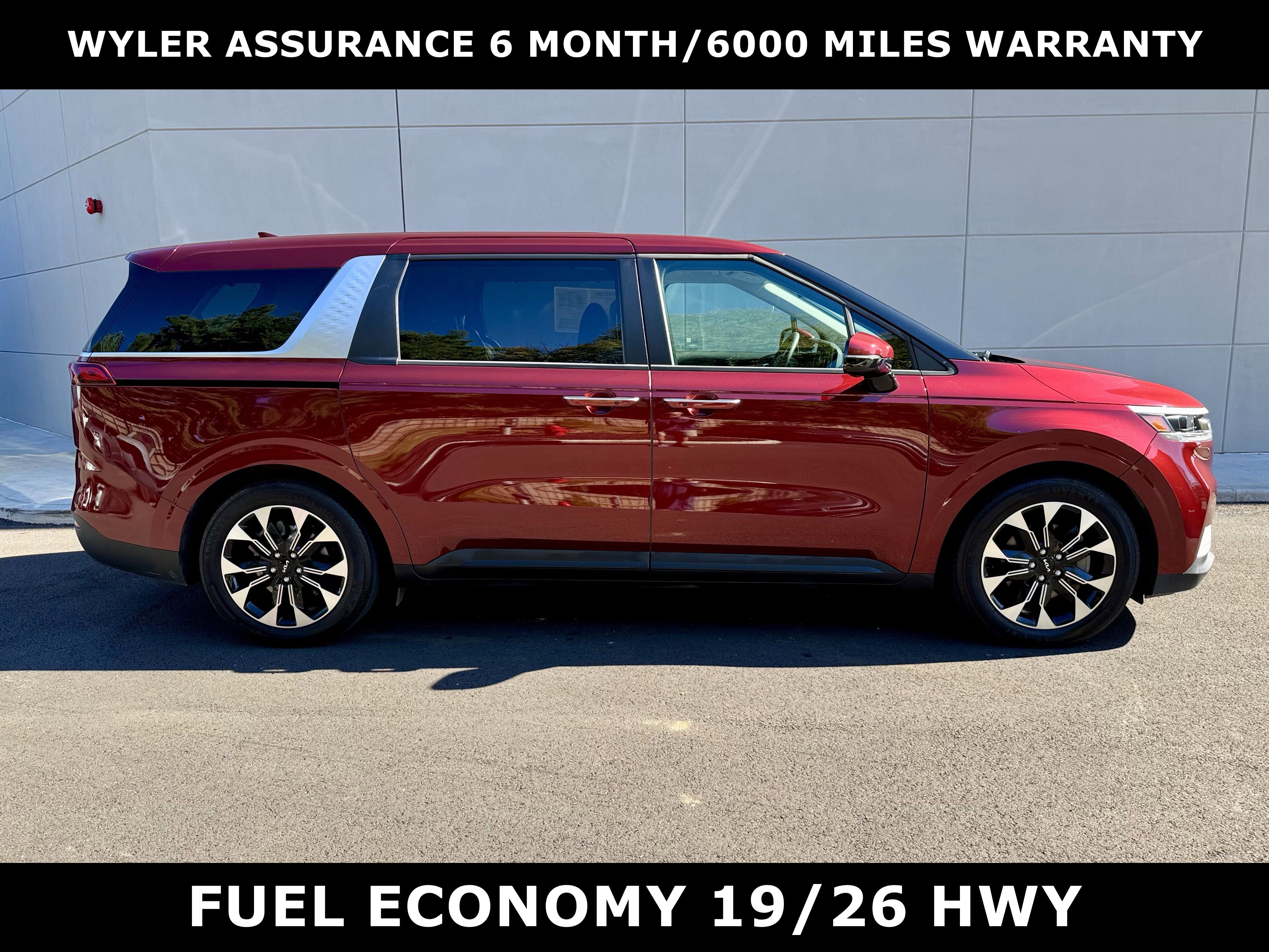 Used 2024 Kia Carnival EX image 2