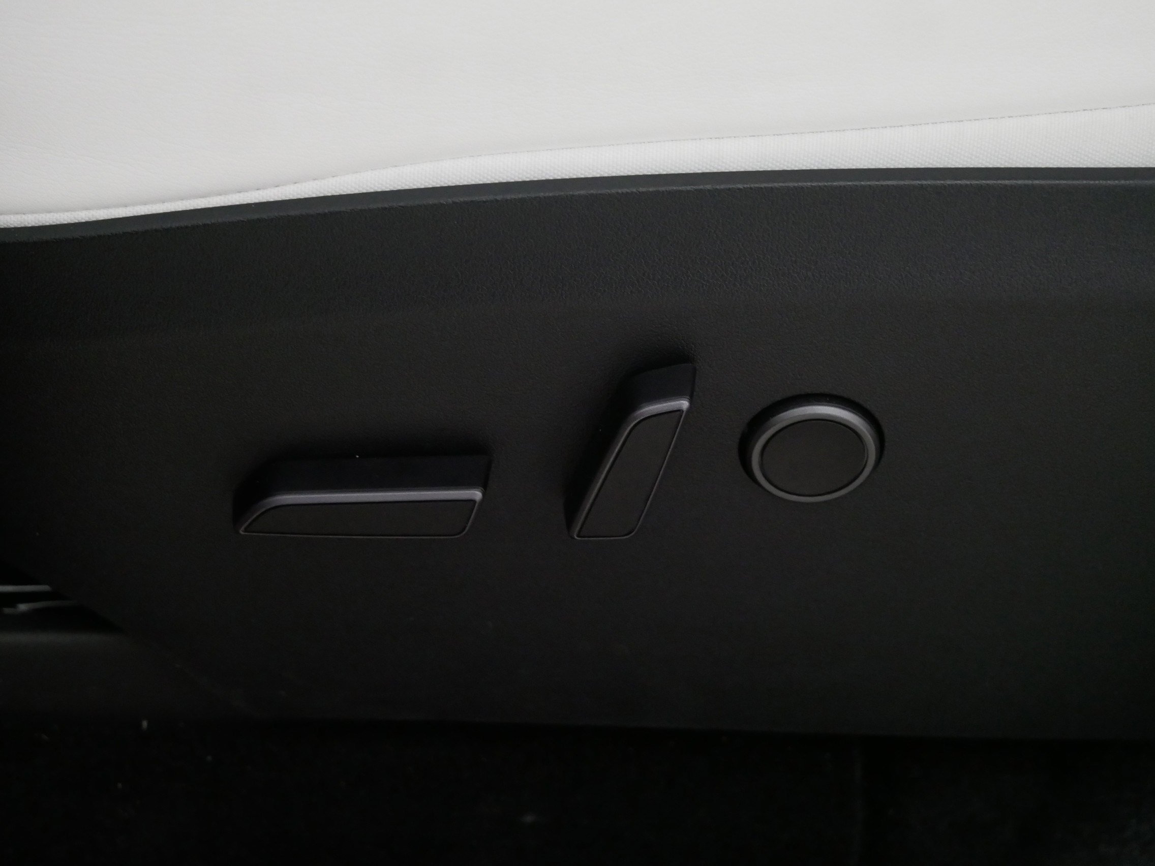 Used 2023 Tesla Model Y Long Range image 20