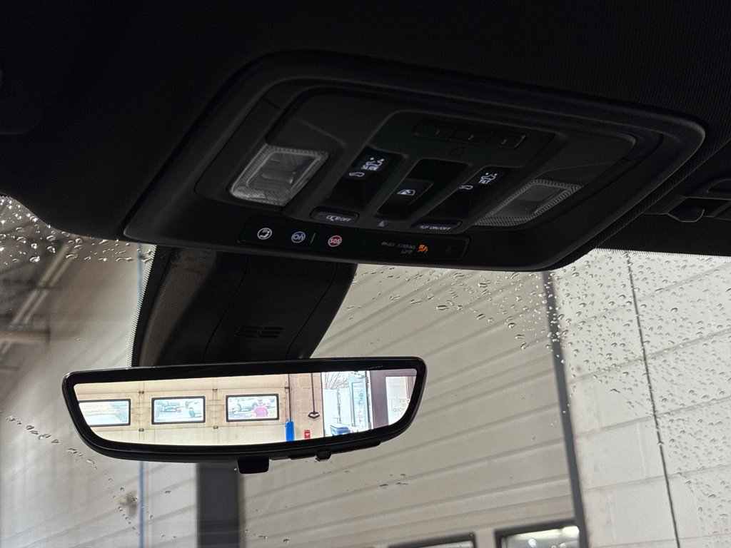 Used 2019 Chevrolet Silverado 1500 High Country w/ Technology Package AWD/4WD image 38