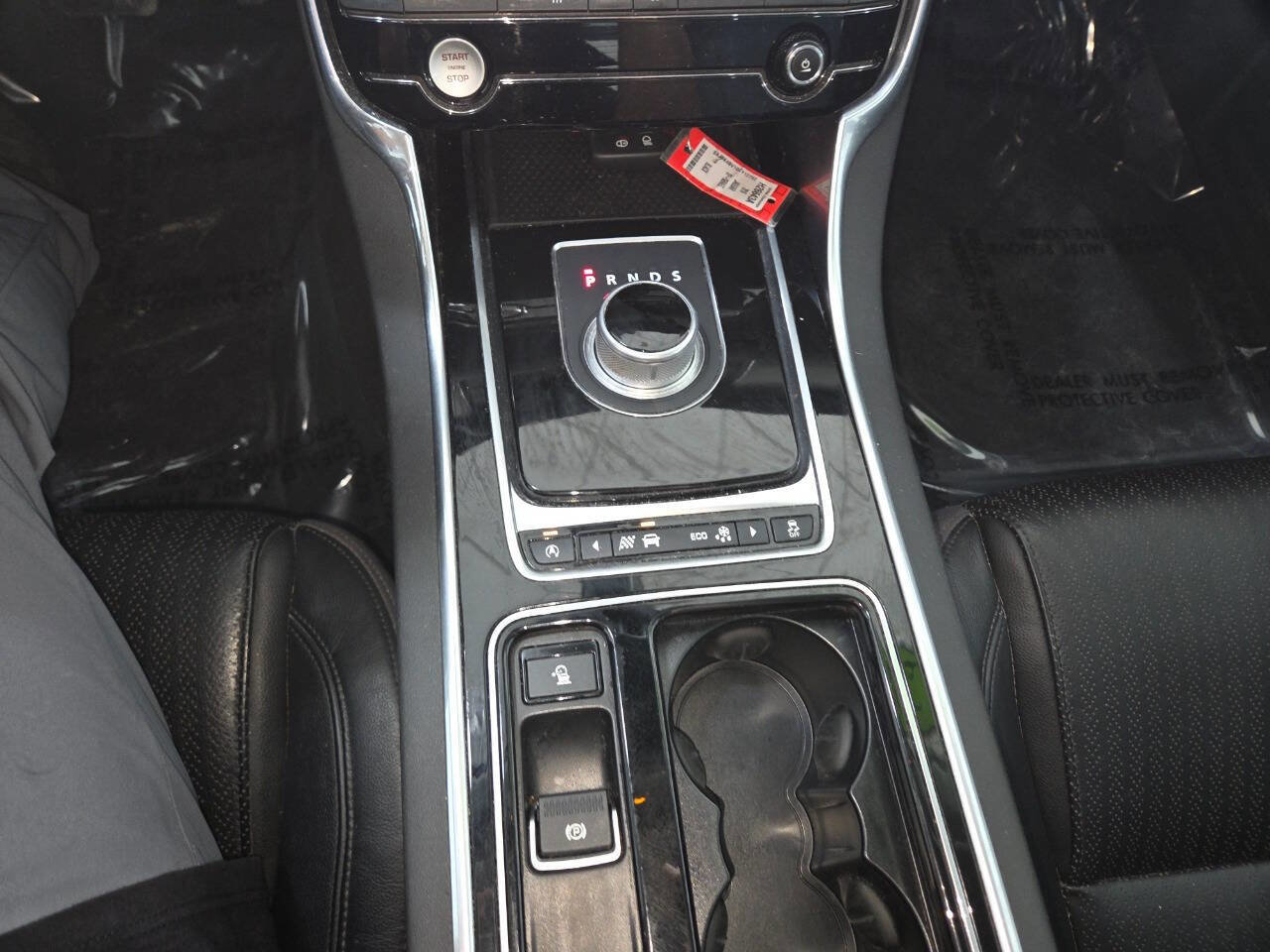 Used 2016 Jaguar XF Prestige AWD/4WD image 35