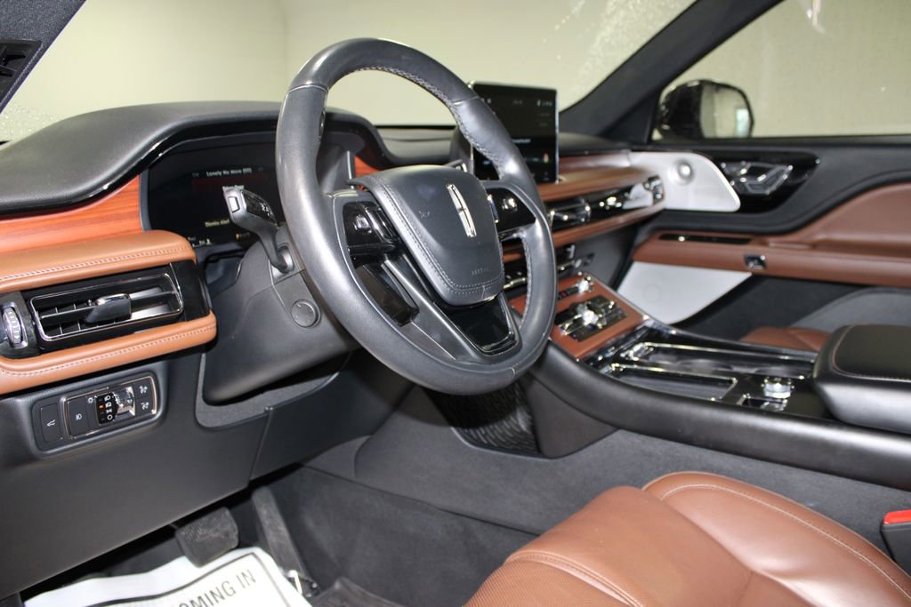 Used 2021 Lincoln Aviator Reserve w/ Equipment Group 201A AWD/4WD image 24