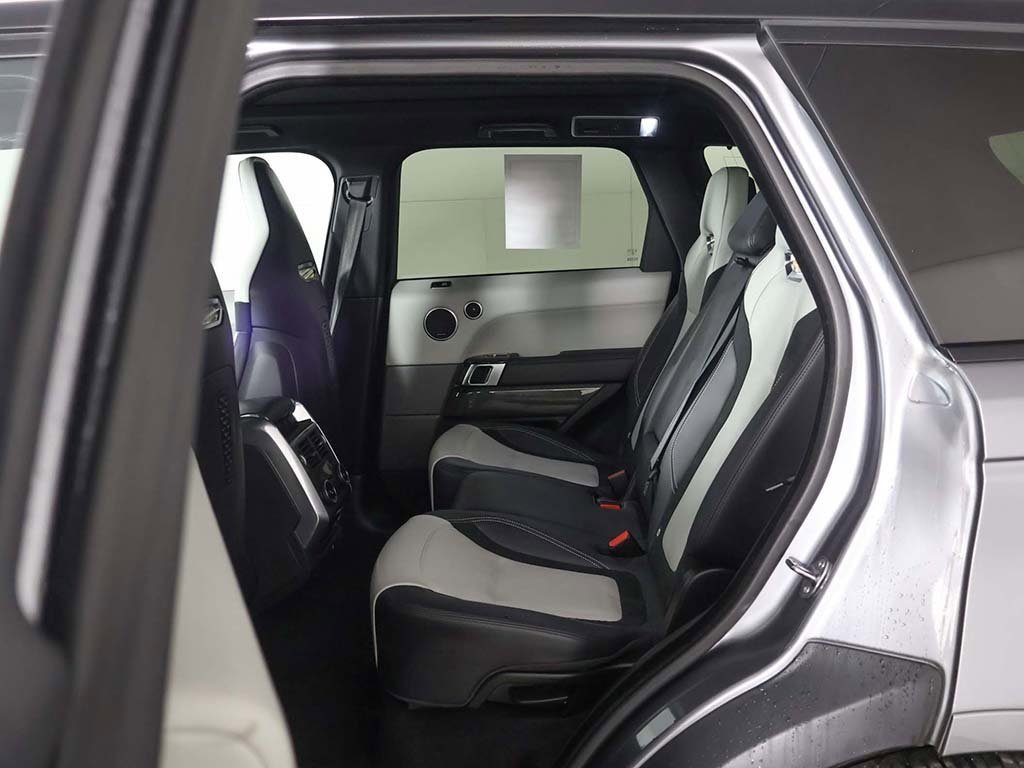 Used 2022 Land Rover Range Rover Sport SVR image 38
