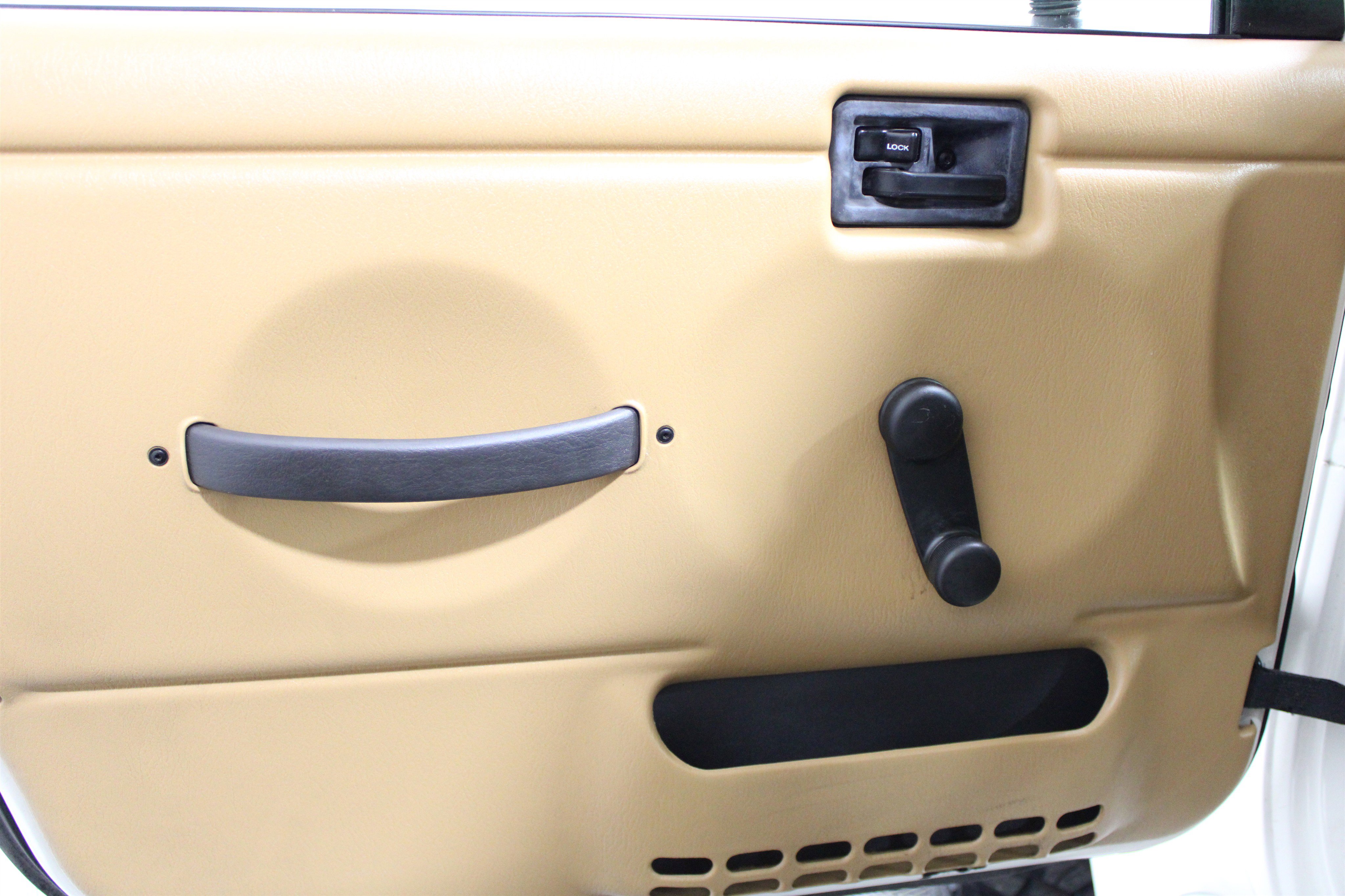 Used 1998 Jeep Wrangler Sahara AWD/4WD image 3