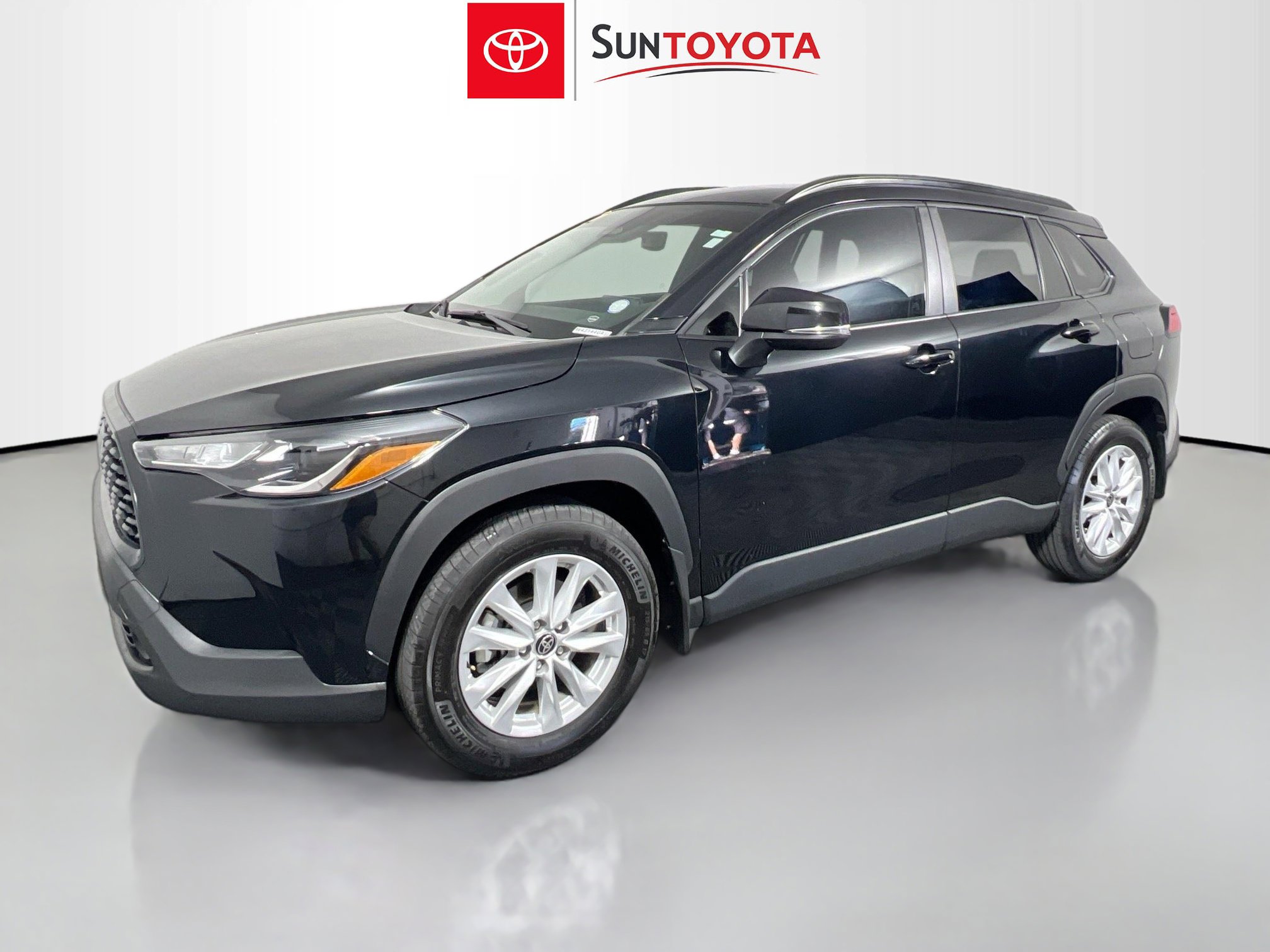 Used 2025 Toyota Corolla Cross LE image 9