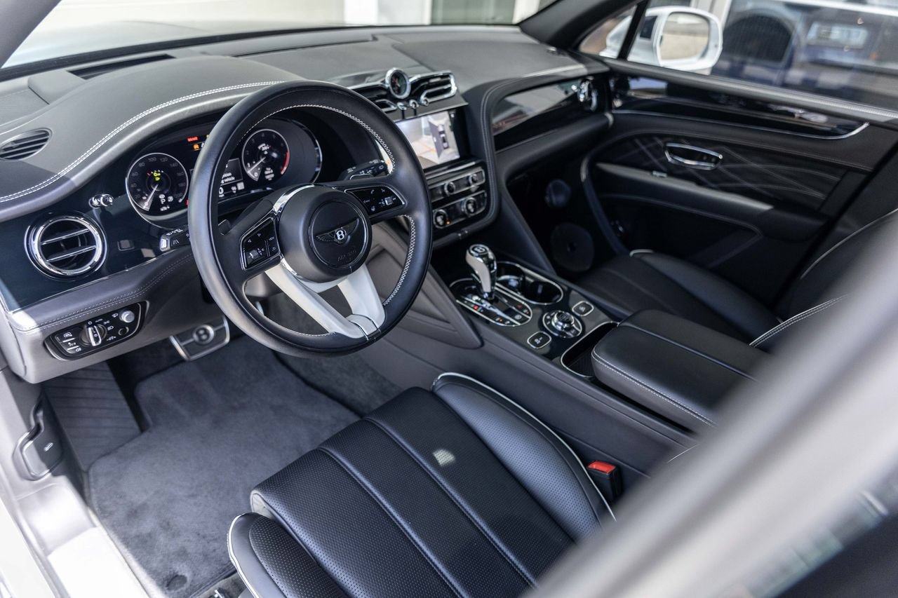 Certified 2023 Bentley Bentayga Extended Wheelbase AWD/4WD image 25