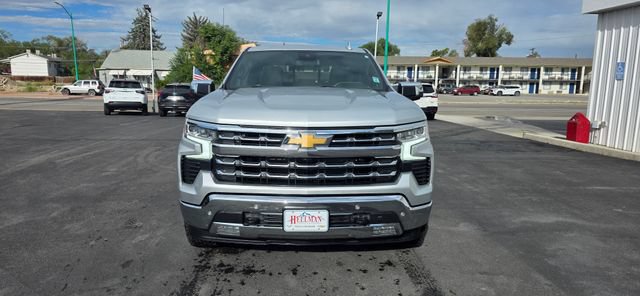 Used 2022 Chevrolet Silverado 1500 LTZ w/ LTZ Premium Package AWD/4WD image 3