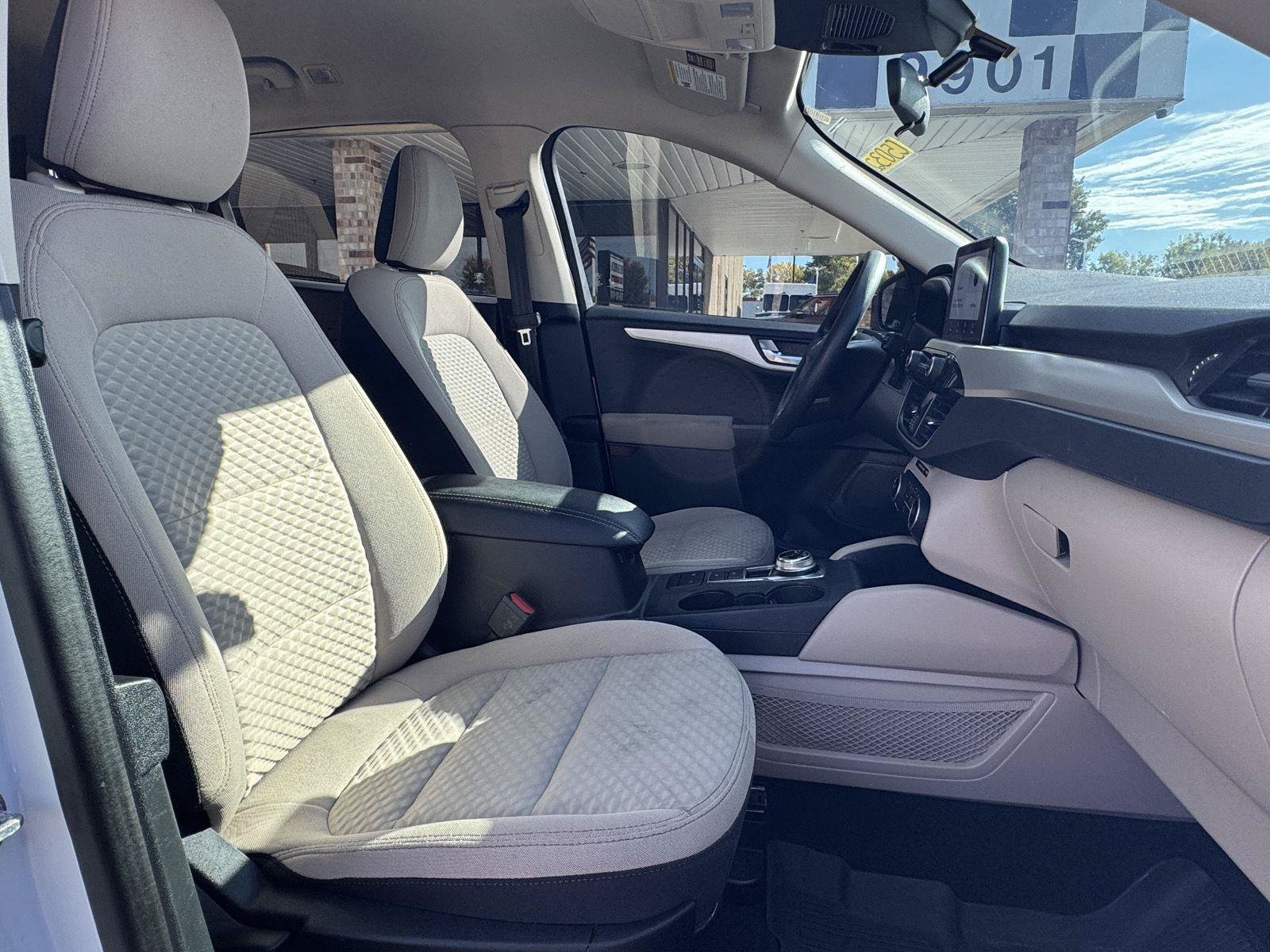 Used 2020 Ford Escape SE AWD/4WD image 25
