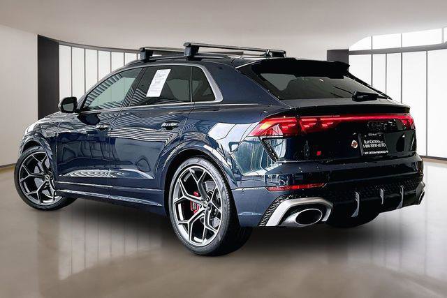 Certified 2025 Audi RS Q8 performance AWD/4WD image 4