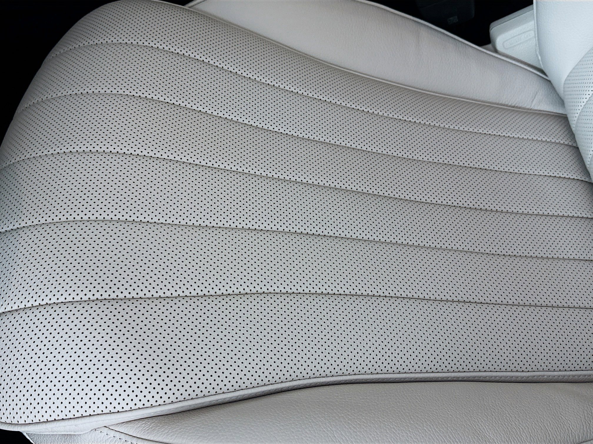 Used 2026 Mercedes-Benz E 350 4MATIC Sedan image 25