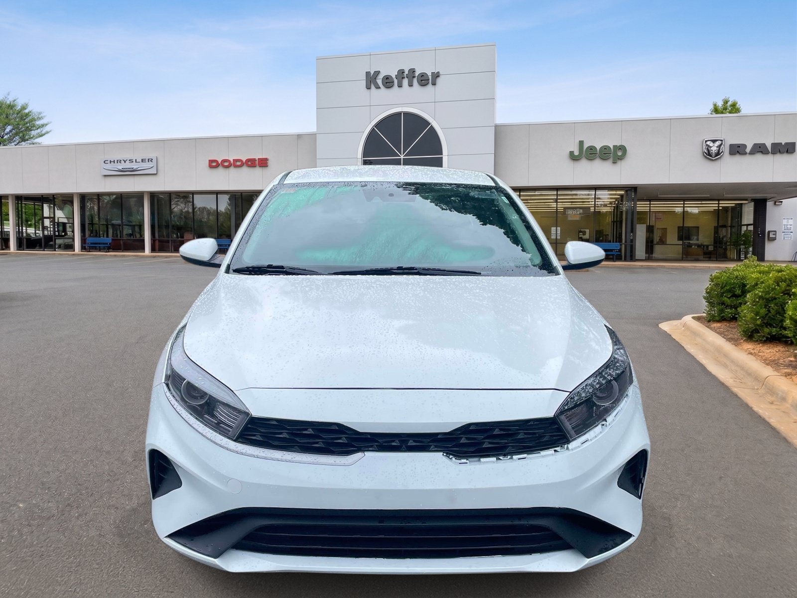 Used 2024 Kia Forte LXS FWD image 3