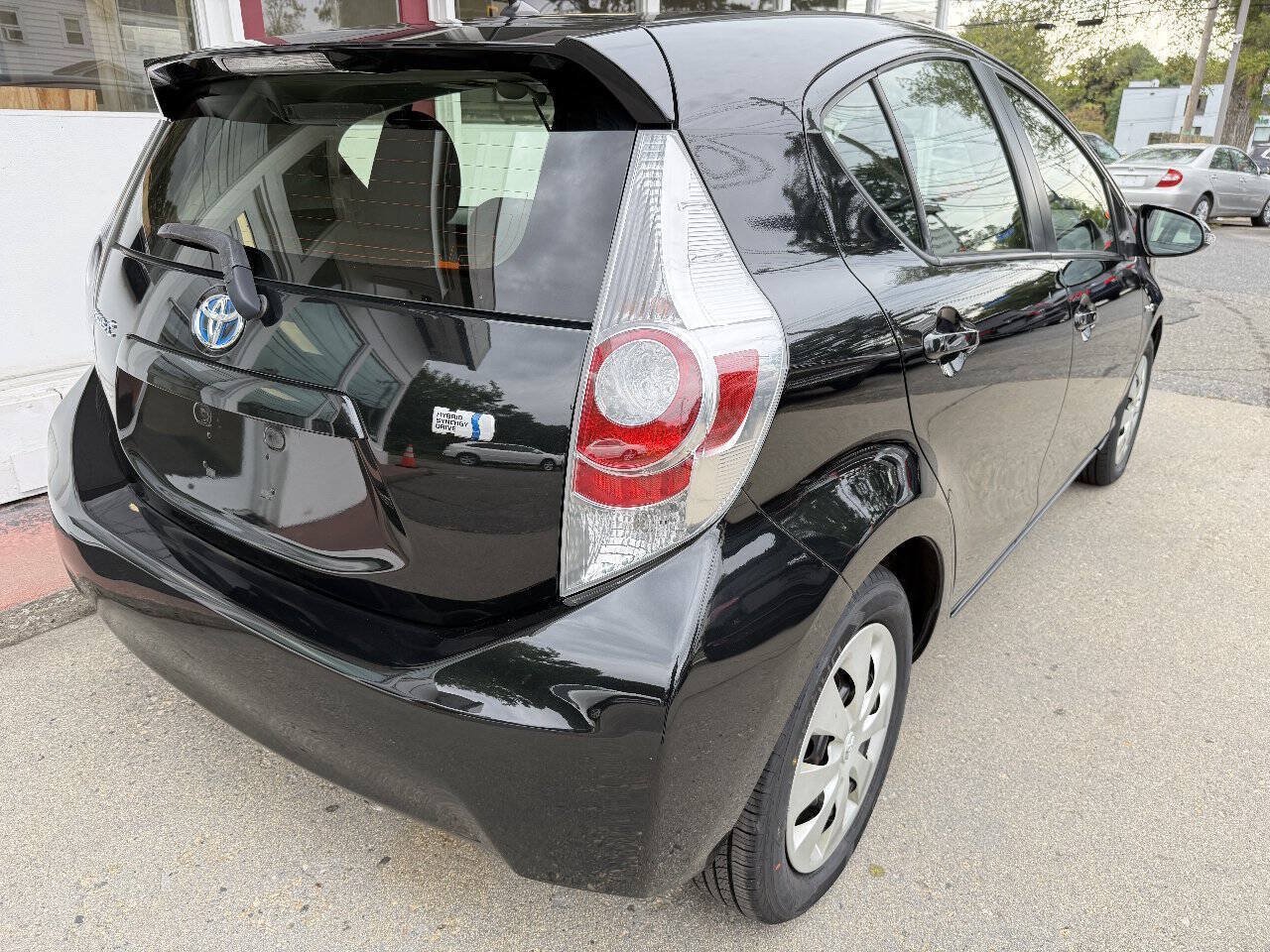 Used 2014 Toyota Prius C Two FWD image 8