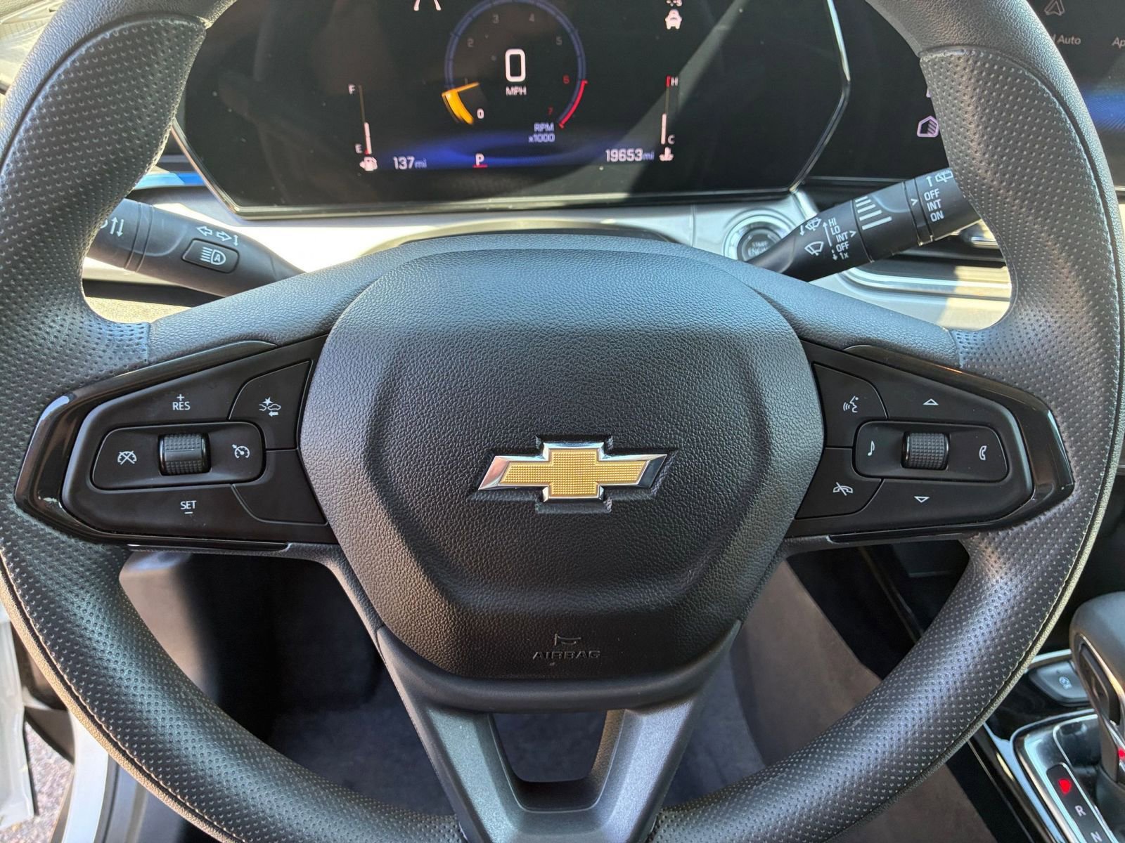Used 2025 Chevrolet Trax LT FWD image 27