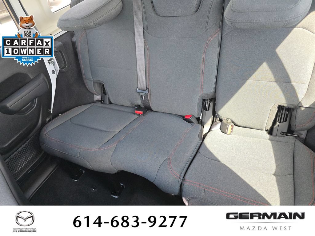 Used 2025 Jeep Wrangler Unlimited Rubicon w/ Safety Group AWD/4WD image 21
