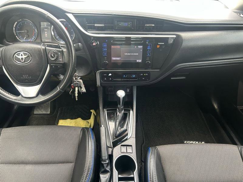 Used 2017 Toyota Corolla SE w/ Carpet Mat Package (TMS) FWD image 13