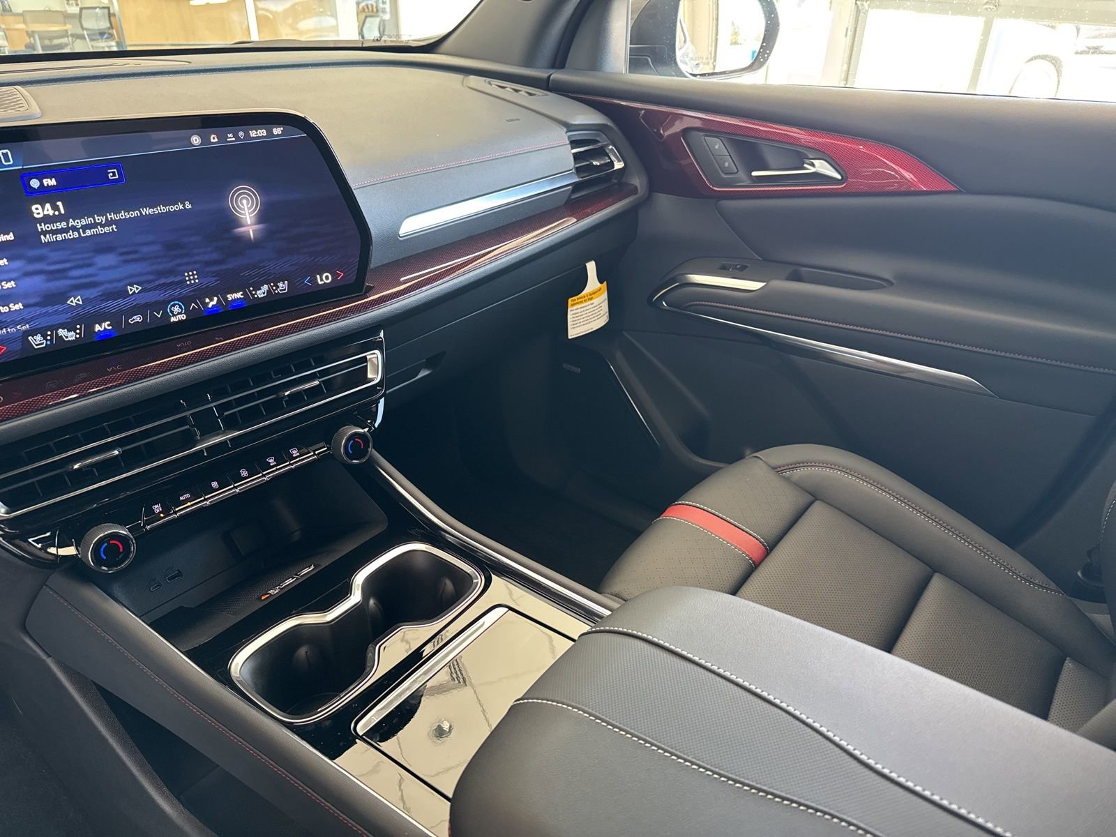 New 2026 Chevrolet Traverse RS w/ LPO, Floor Liner Package image 30