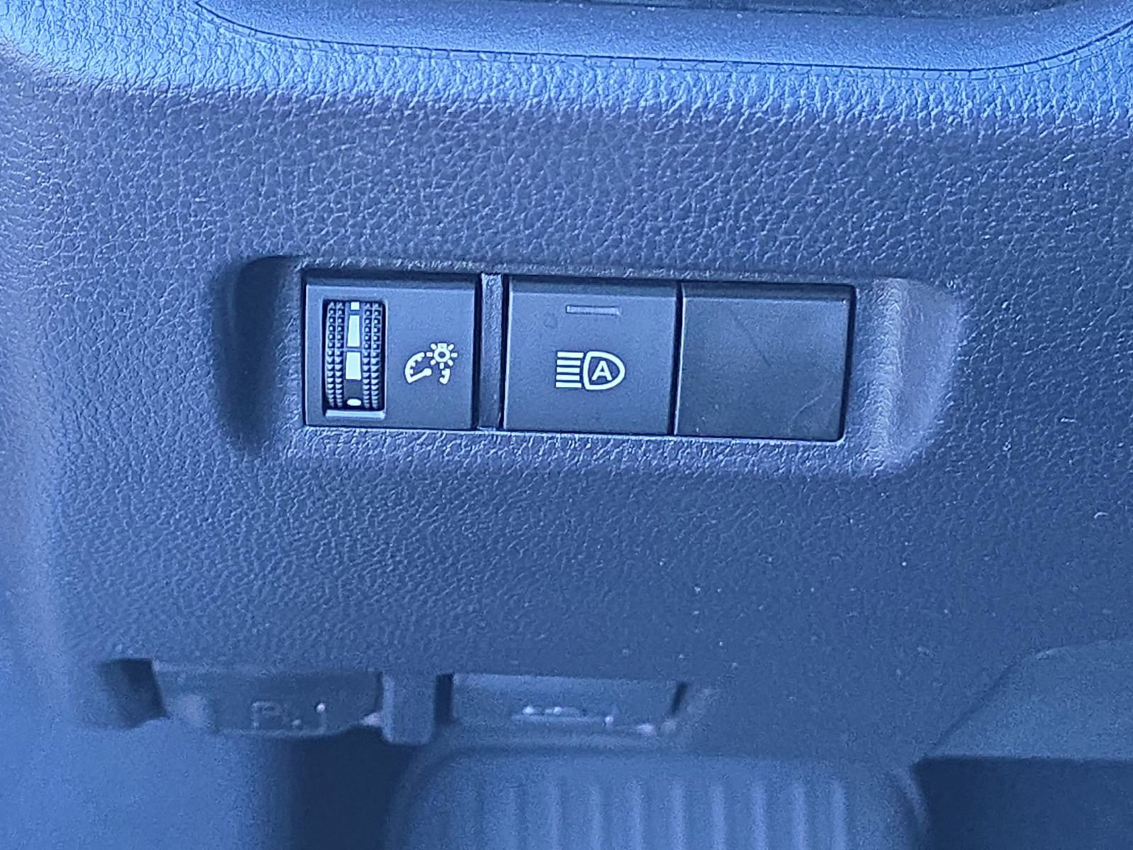 Used 2024 Toyota RAV4 XLE image 31