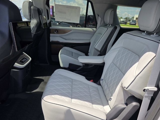 New 2027 Lincoln Navigator L Black Label w/ Black Label Special Edition AWD/4WD image 8