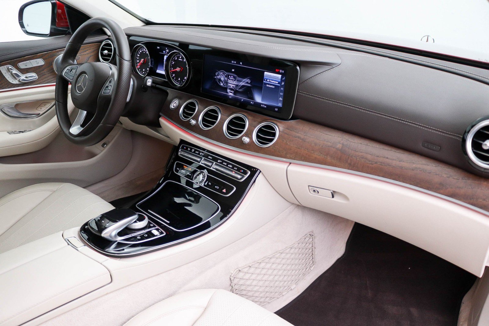 Used 2017 Mercedes-Benz E 300 image 22